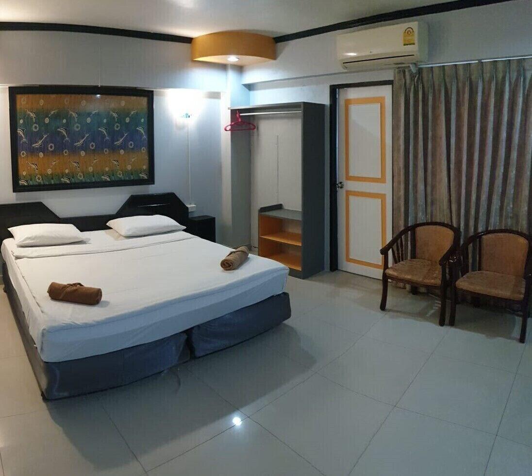 Home Pattaya Hotel Exterior photo