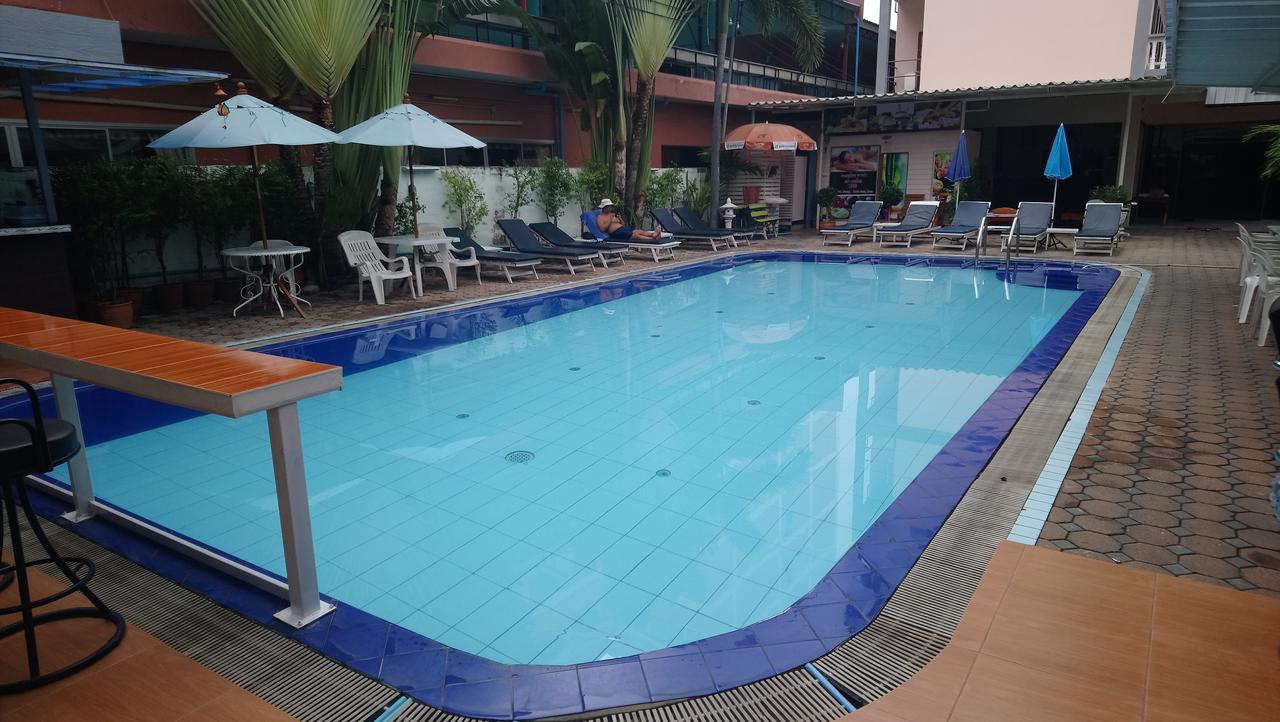 Home Pattaya Hotel Exterior photo