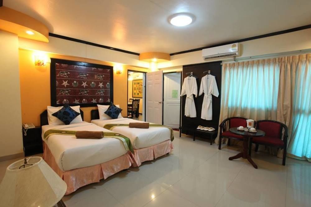 Home Pattaya Hotel Exterior photo