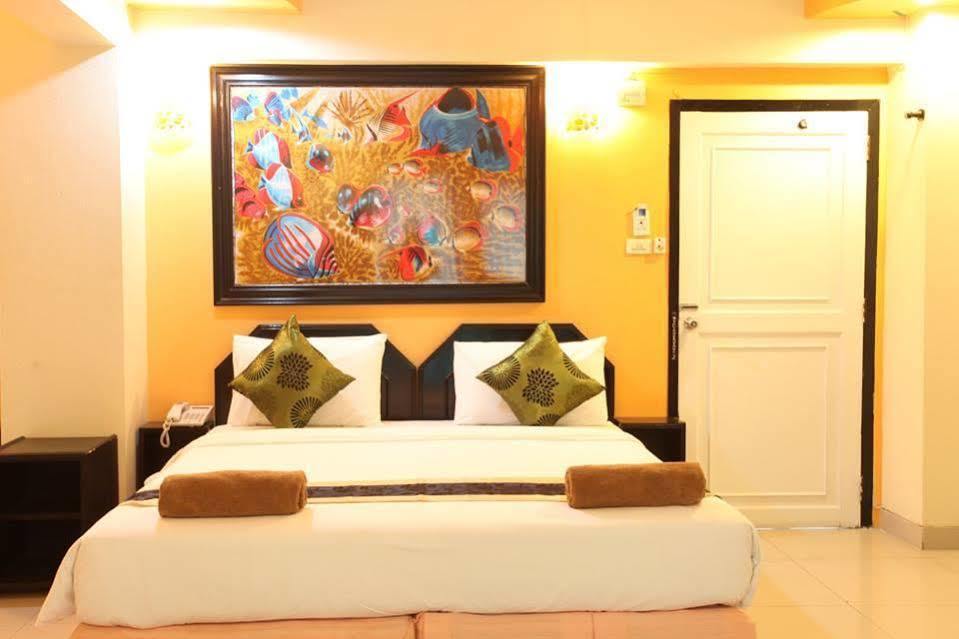 Home Pattaya Hotel Exterior photo
