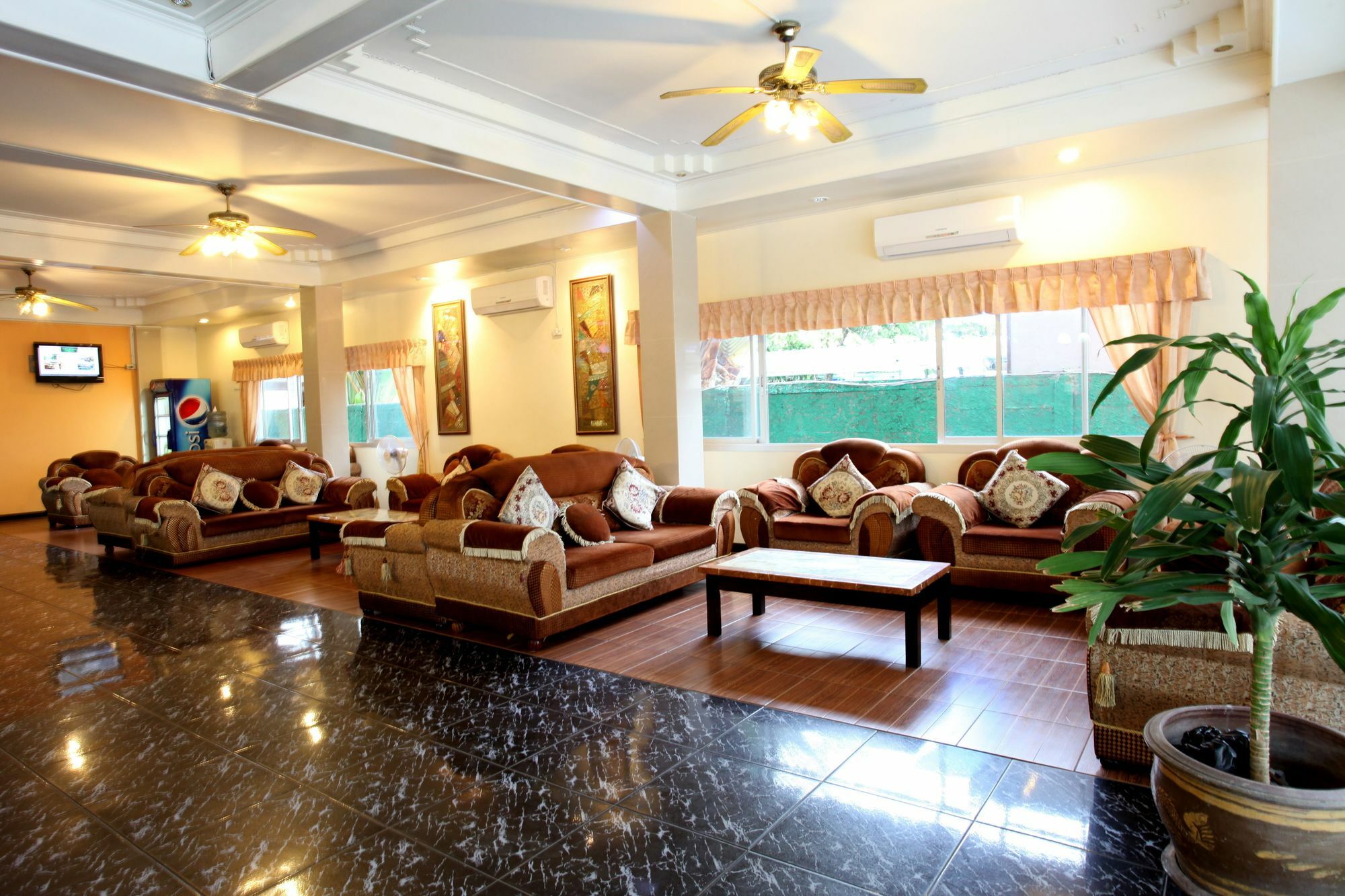 Home Pattaya Hotel Exterior photo